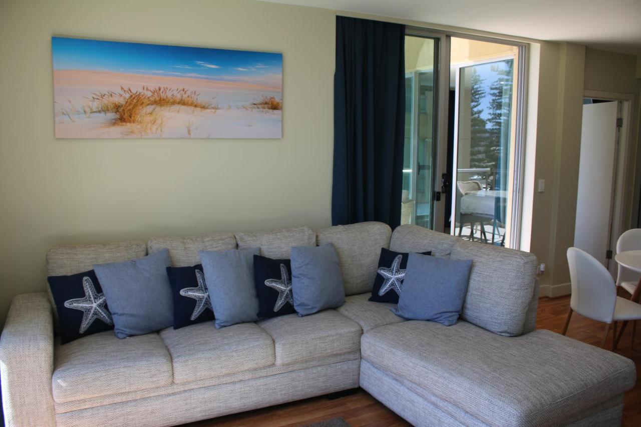 Beachside Luxury Apartments One & Two Bedroom In Beachfront Oaks Pier Building Glenelg Exterior foto